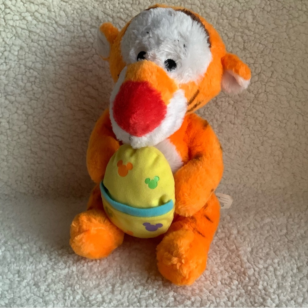 Disney Tigger Easter Plush Stuffed Animal Holding Egg 10 inch